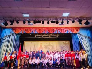 В КДЦ "Голицынский" состоялась церемония передачи символов Х юбилейного этапа военно-патриотической эстафеты памяти «Салют Победе!»