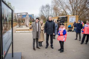Глава Одинцовского округа Андрей Иванов поручил расширить фотовыставку «Люди Донбасса»