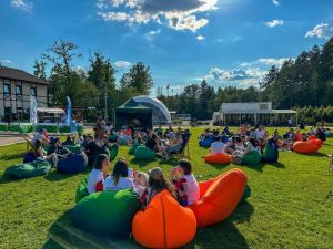 В парках Одинцовского городского округа прошёл окружной фестиваль «Это молодежь»