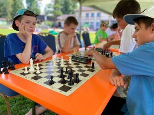 Шахматный турнир на Кубок Карякина в одинцовском парке